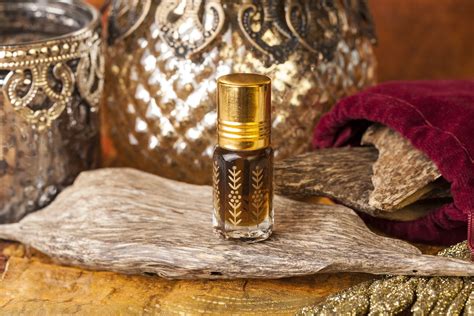 what is oudh perfume.